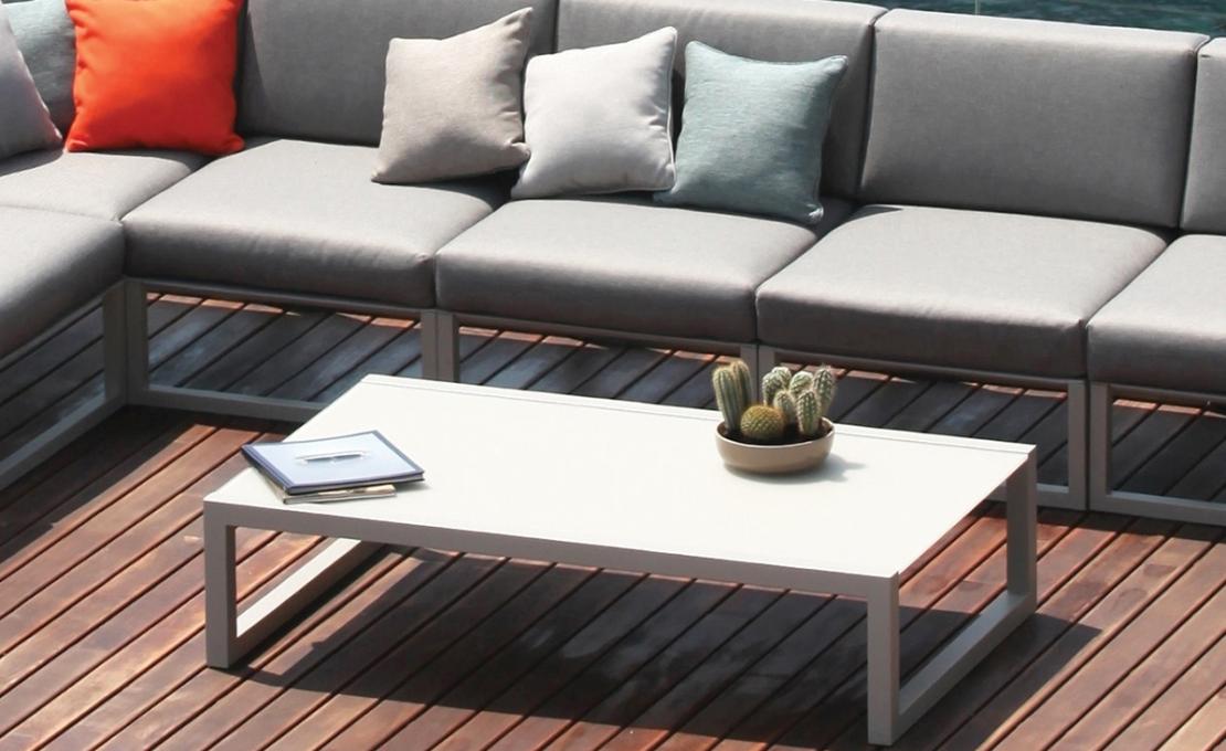 Уличный стол от фабрики Royal Botania модель NINIX-LOW TABLE
