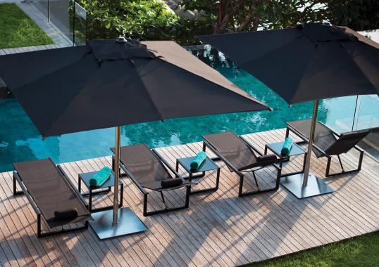 Уличный стол от фабрики Royal Botania модель NINIX-LOW TABLE