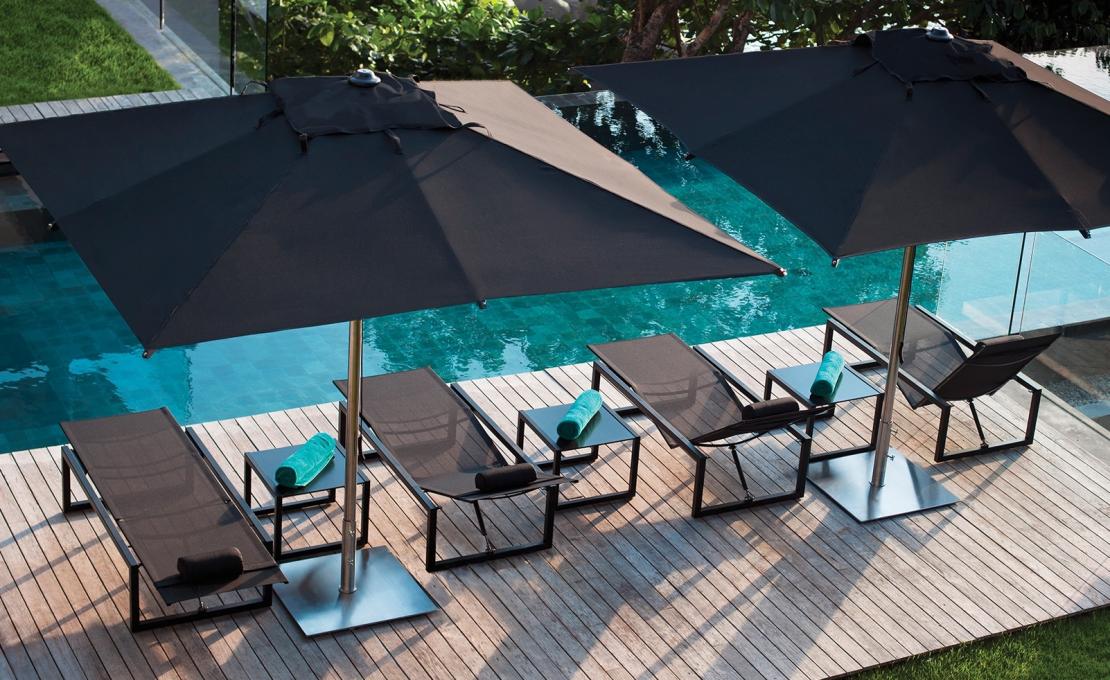 Уличный стол от фабрики Royal Botania модель NINIX-LOW TABLE