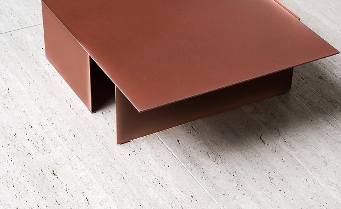 Журнальный столик от фабрики Tacchini модель EDAZE/LOWTABLE
