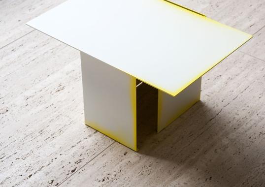 Журнальный столик от фабрики Tacchini модель EDAZE/LOWTABLE