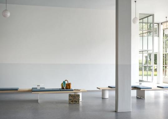 Банкетка от фабрики Tacchini модель GALLERIA MODULAR SYSTEM