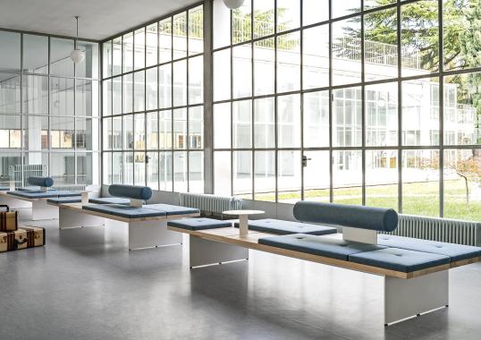 Банкетка от фабрики Tacchini модель GALLERIA MODULAR SYSTEM