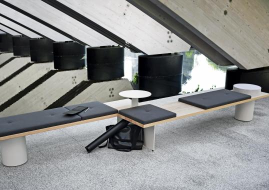 Банкетка от фабрики Tacchini модель GALLERIA MODULAR SYSTEM