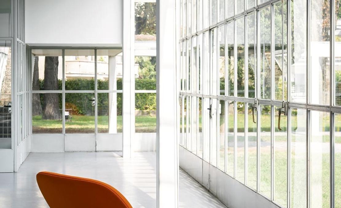 Шезлонг от фабрики Tacchini модель OKELL104/CHAISELONGUE
