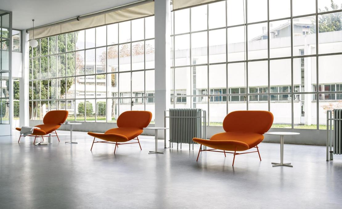 Шезлонг от фабрики Tacchini модель OKELL104/CHAISELONGUE
