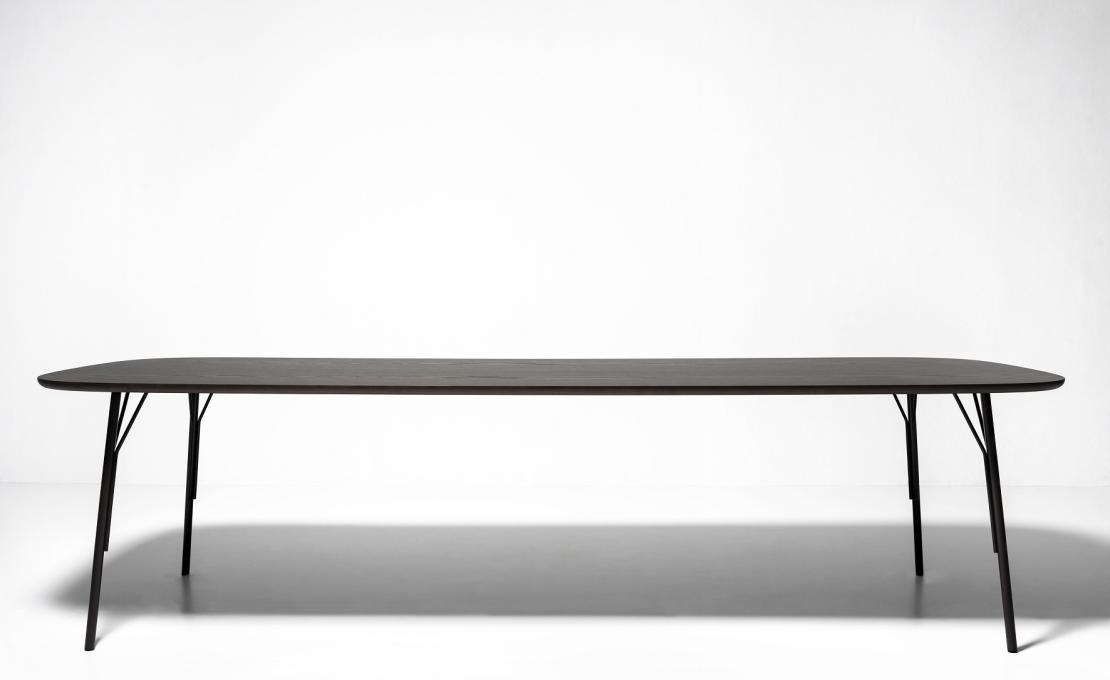 Стол от фабрики Tacchini модель 1KELTWE/TABLE