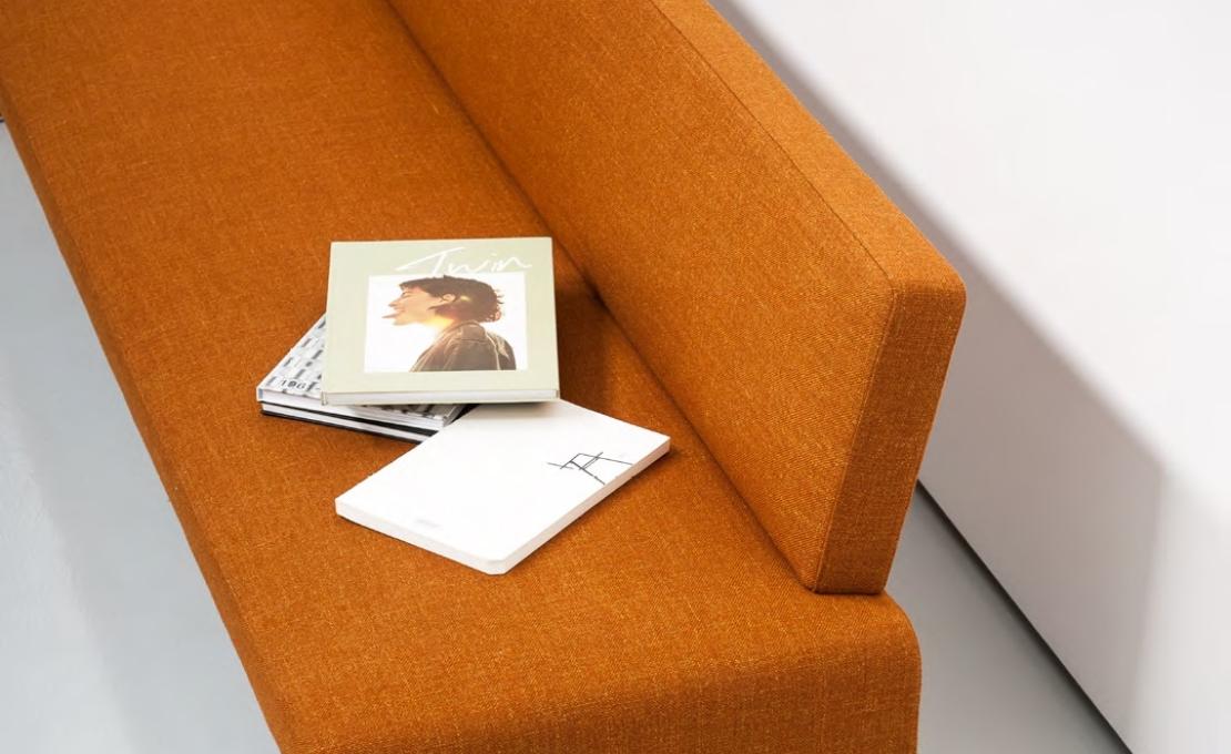 Диван от фабрики Tacchini модель OLAB/SOFA