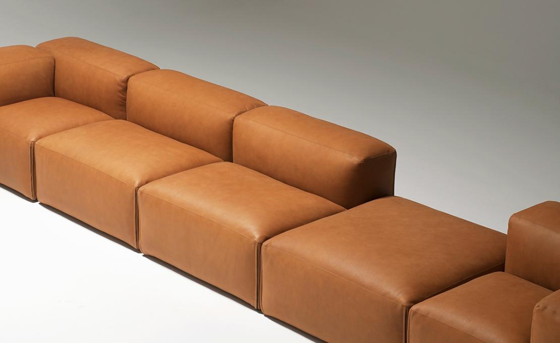 Диван от фабрики Tacchini модель OLEM/SOFA