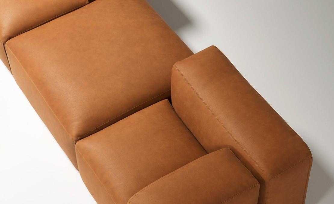Диван от фабрики Tacchini модель OLEM/SOFA