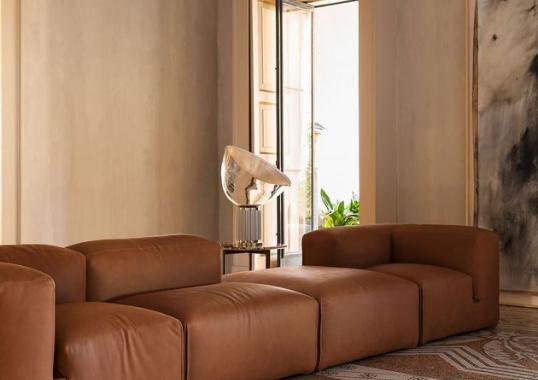 Диван от фабрики Tacchini модель OLEM/SOFA