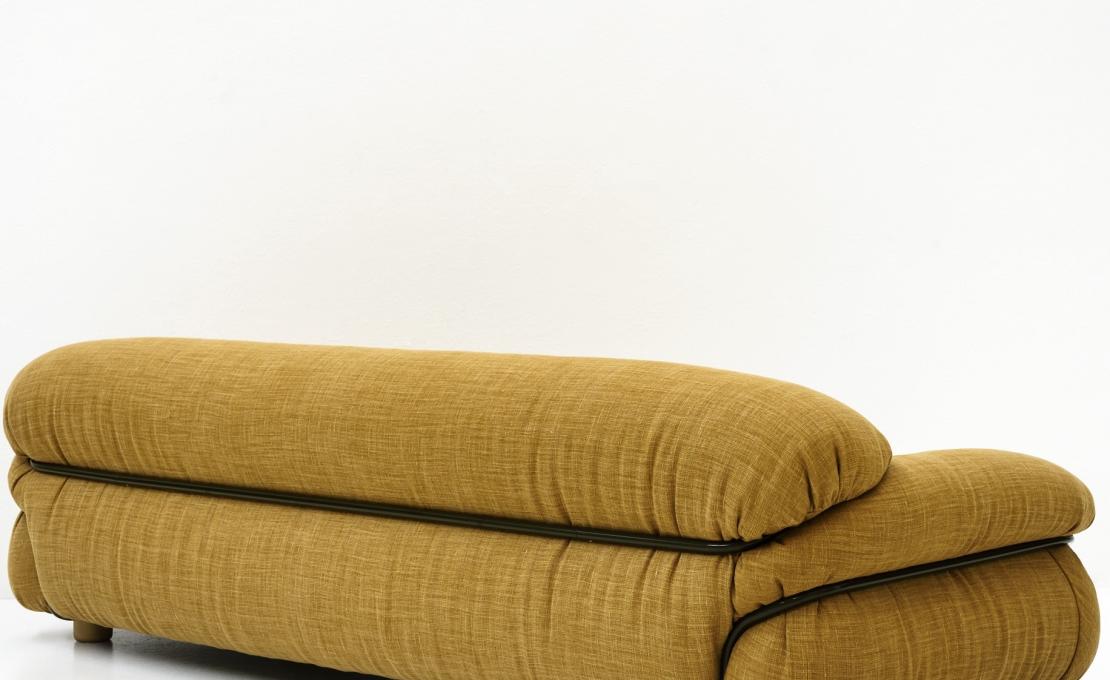 Диван от фабрики Tacchini модель OSES/SOFA