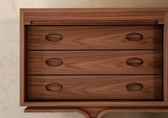 Сервант от фабрики Tacchini модель SERIE 500 CABINET
