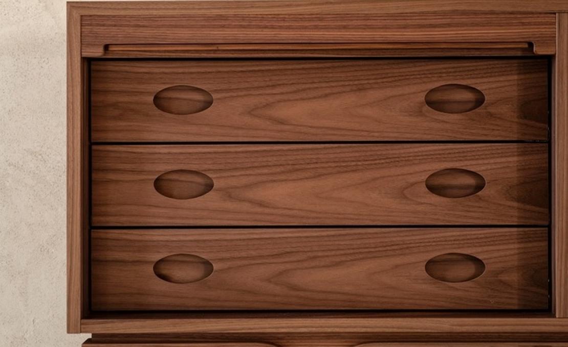 Сервант от фабрики Tacchini модель SERIE 500 CABINET