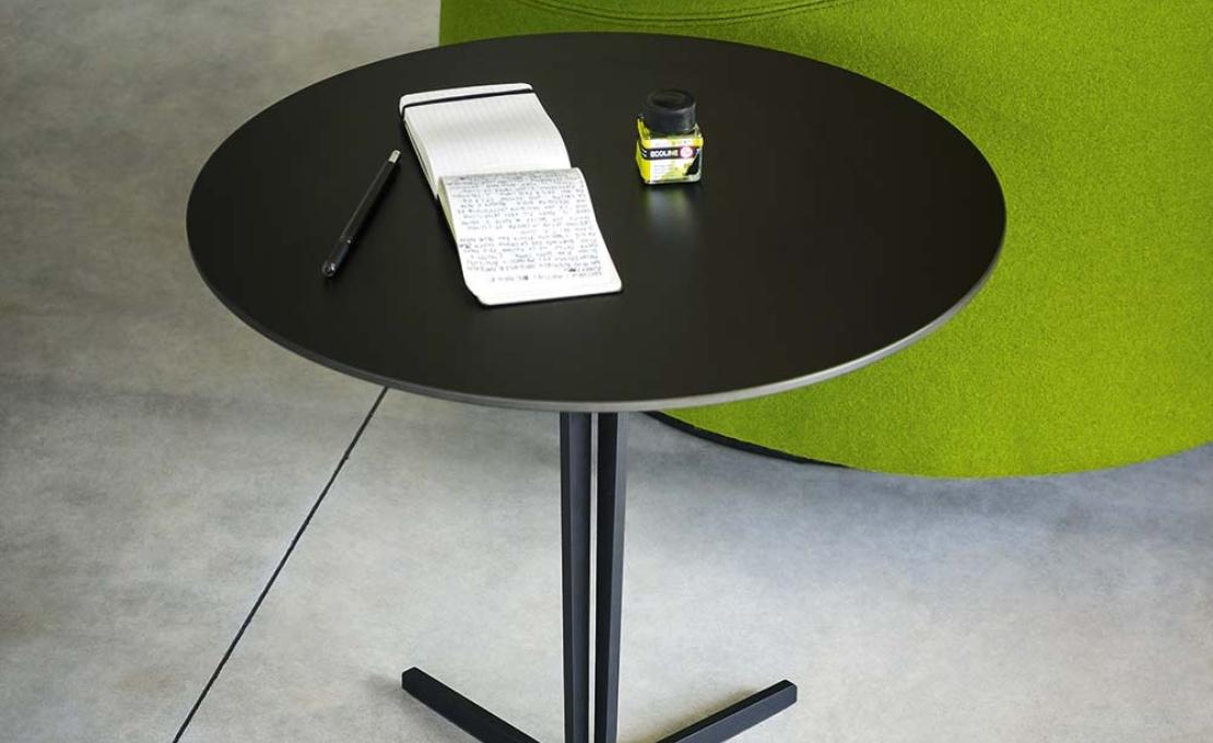Журнальный столик от фабрики Tacchini модель 1SPLI/COFFEETABLE