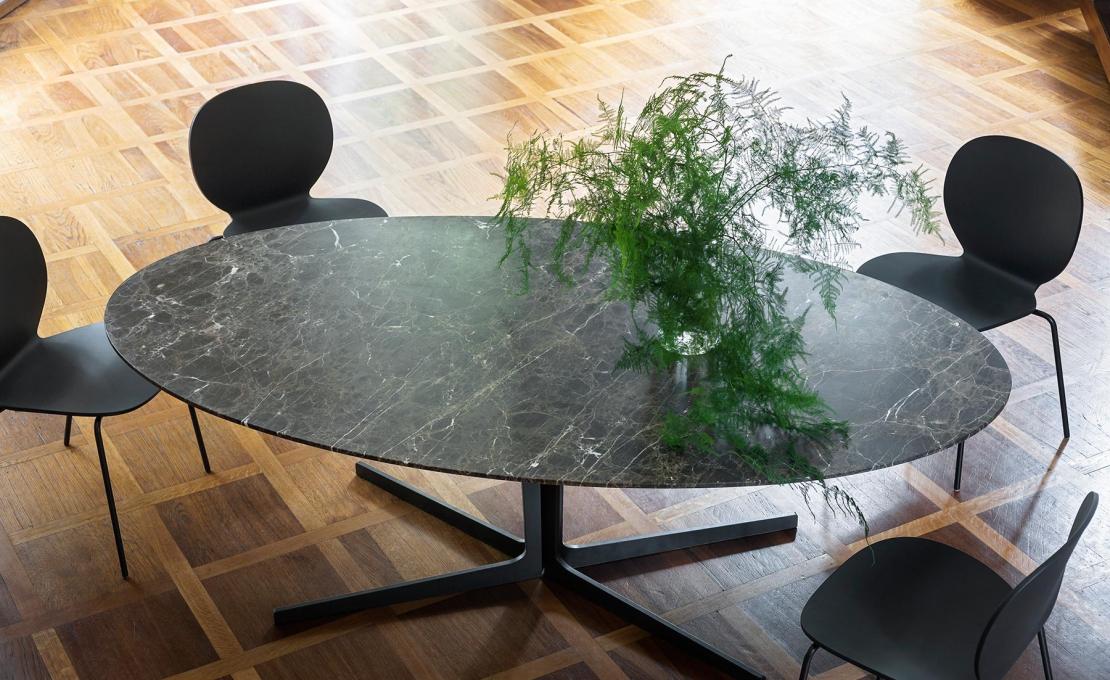 Стол от фабрики Tacchini модель 1SPLI/TABLE