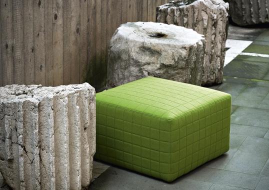 Пуф от фабрики Tacchini модель OQUAR/POUF