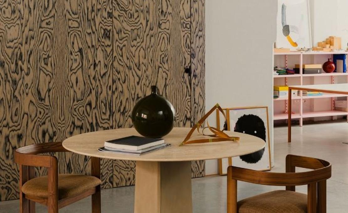 Стол от фабрики Tacchini модель 1TOG/TABLE