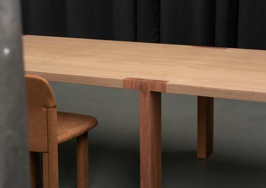 Стол от фабрики Tacchini модель 1TTA/TTABLE