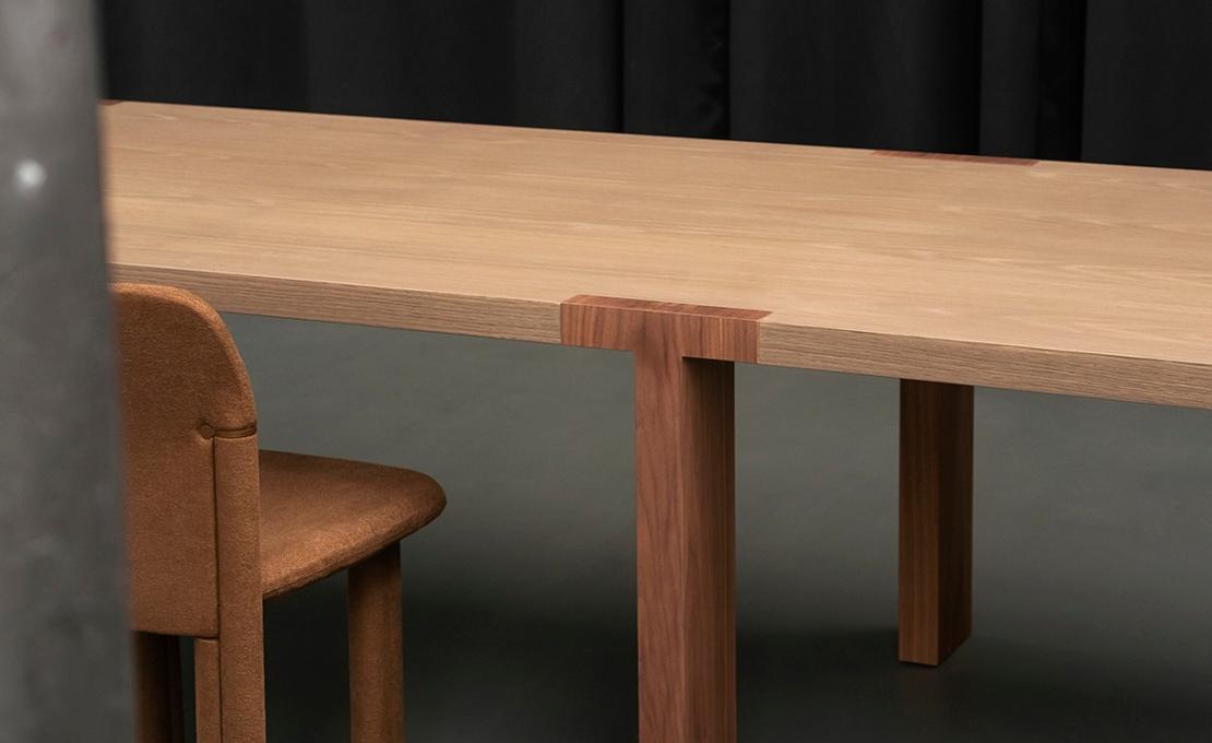 Стол от фабрики Tacchini модель 1TTA/TTABLE