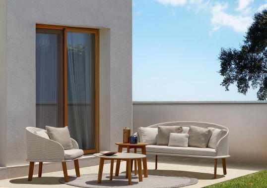 Уличный диван от фабрики Talenti модель CLEO WOOD LOVE SEAT SOFA