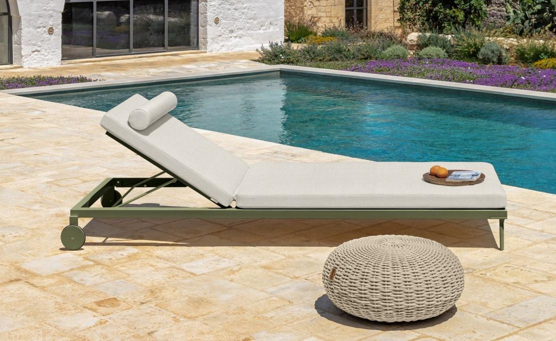 Шезлонг уличныйот фабрики Talenti модель CLEO SOFT ALU SUN LOUNGER