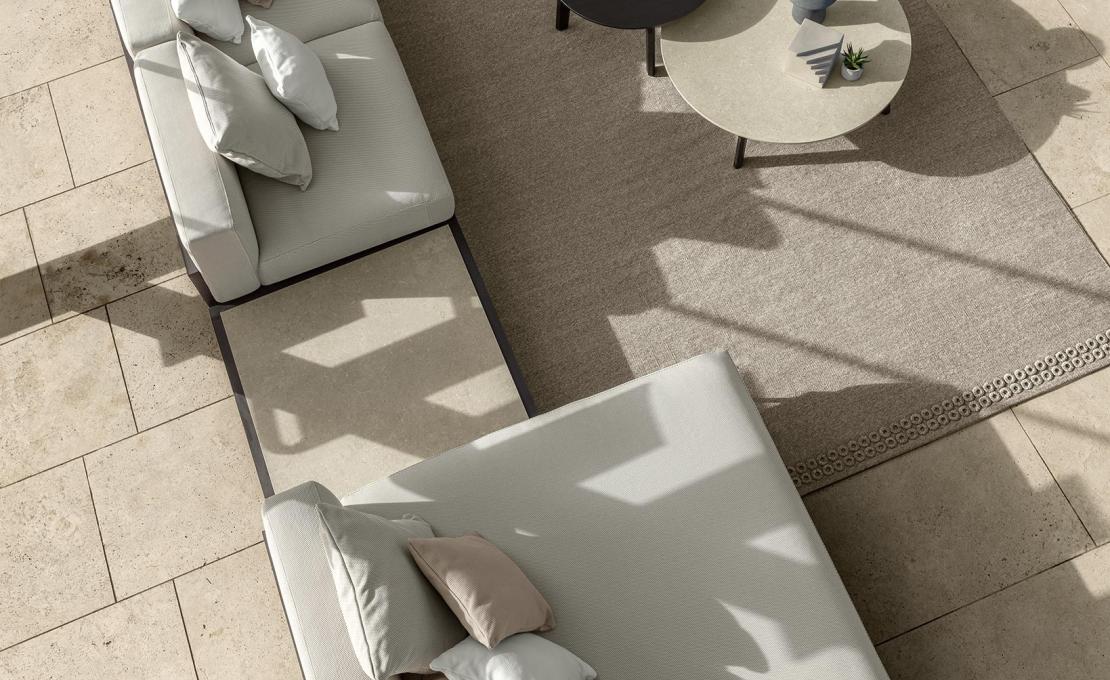 Уличный диван от фабрики Talenti модель Cleosoft// Wood Modular Sofa