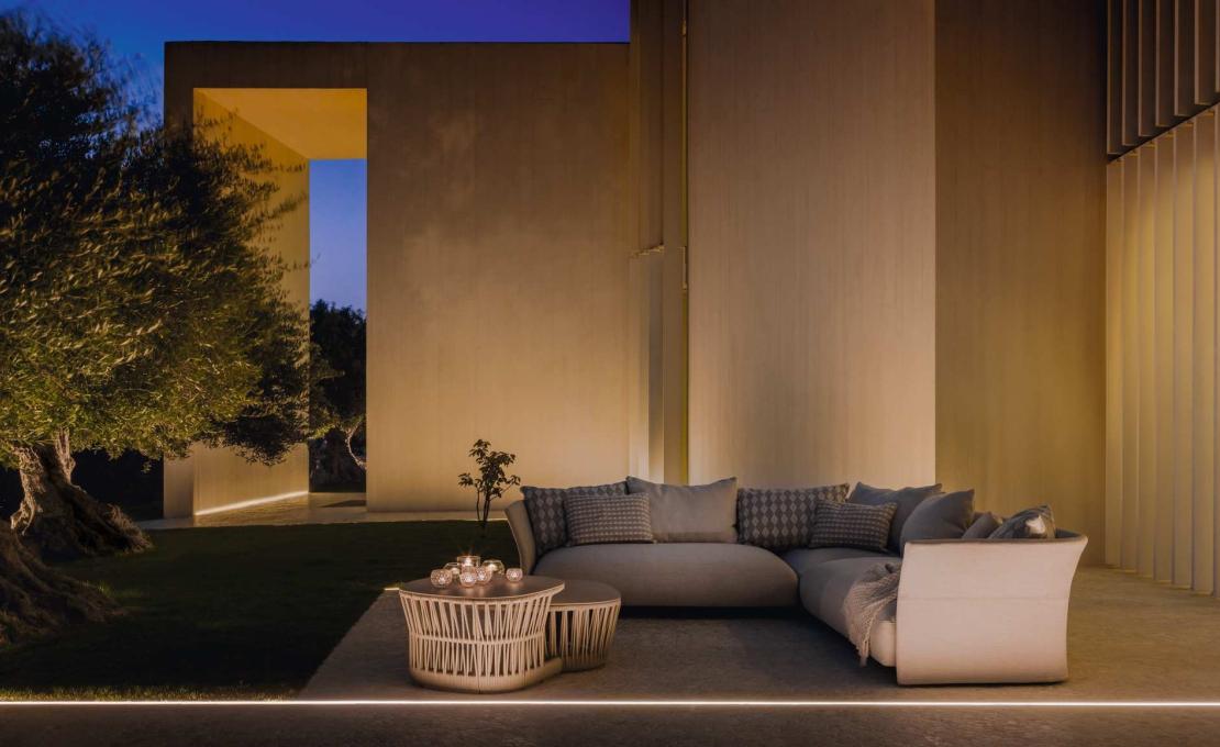 Уличный диван от фабрики Talenti модель CLIFF FABRIC SOFA