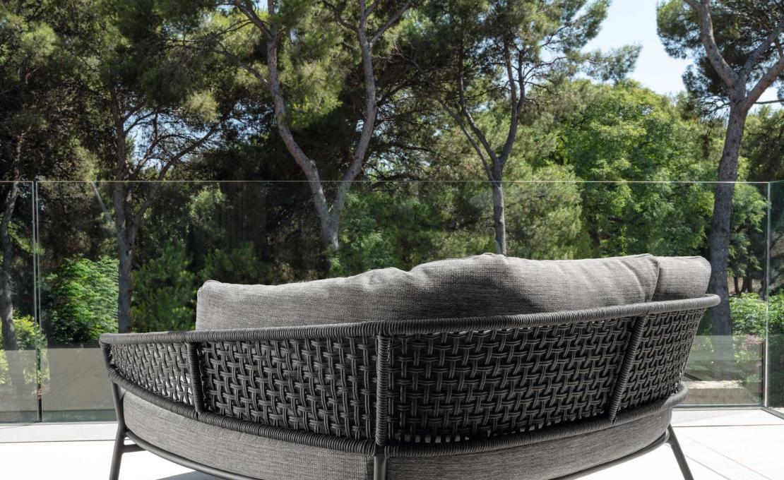Уличная кушетка от фабрики Talenti модель MOON ALU DAYBED