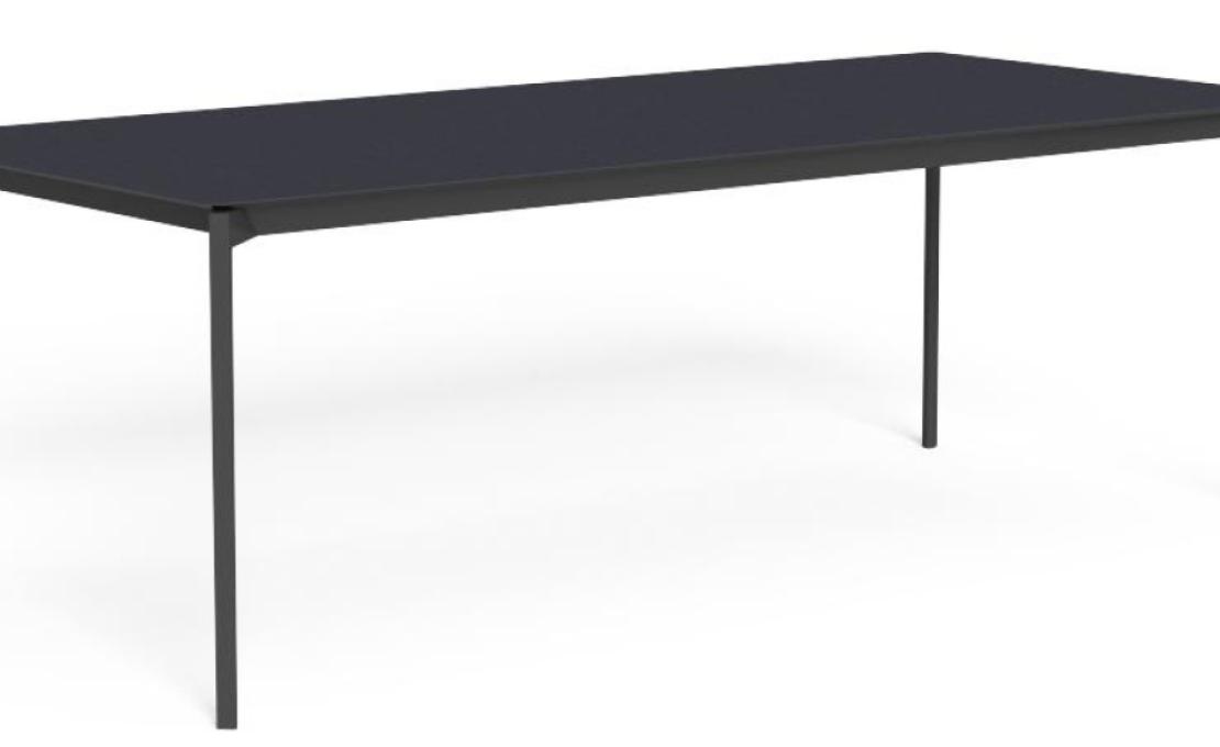 Уличный стол от фабрики Talenti модель LEAF TABLE