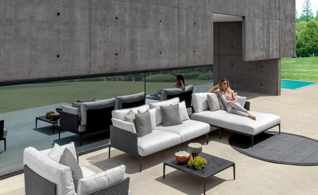 Уличный диван от фабрики Talenti модель LEAF MODULAR SOFA