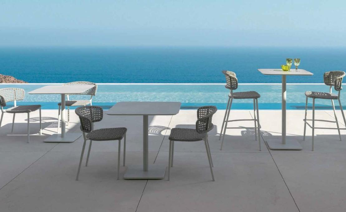 Уличный стол от фабрики Talenti модель MOON ALU BAR TABLE