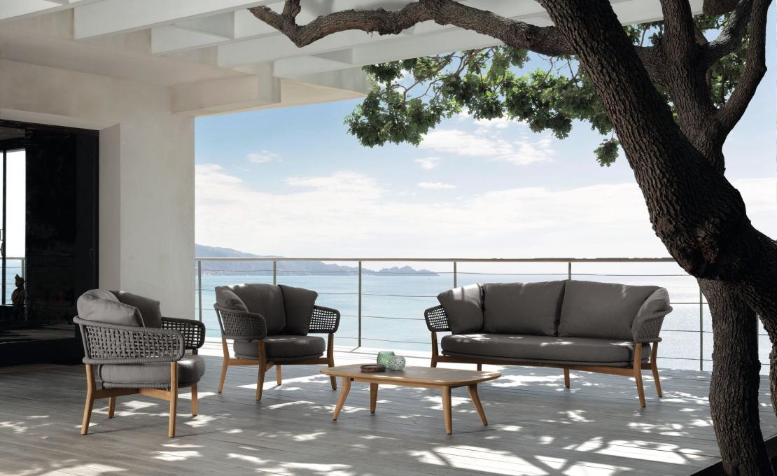 Уличный диван от фабрики Talenti модель MOON TEAK SOFA