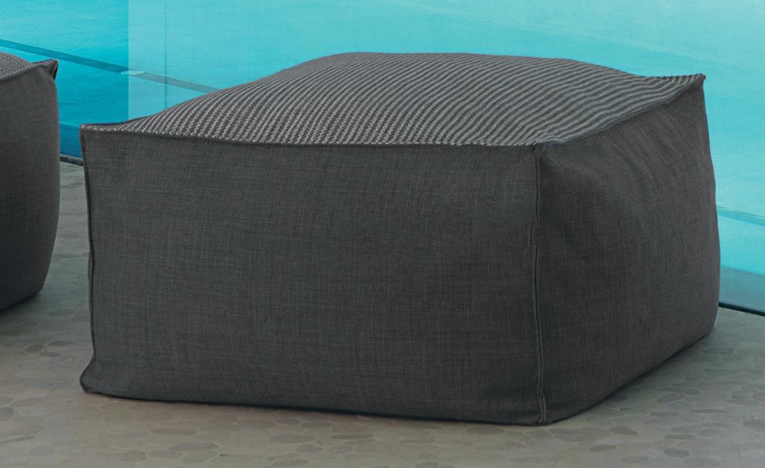 Уличный пуф от фабрики Talenti модель Sacco Pouf