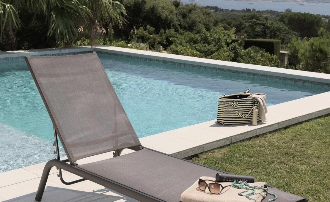 Шезлонг уличныйот фабрики Talenti модель STEP SUNBED