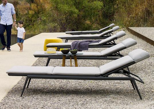 Шезлонг уличныйот фабрики Tribù модель 07640/BRANCHSUNLOUNGER