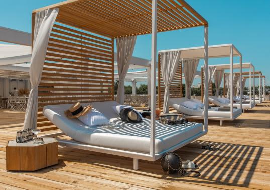 Уличная кушетка от фабрики Tribù модель PAVILIONDAYBED