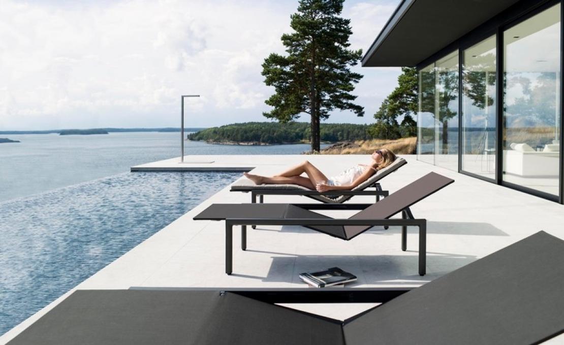 Шезлонг уличныйот фабрики Tribù модель 06540/ILLUMSUNLOUNGER