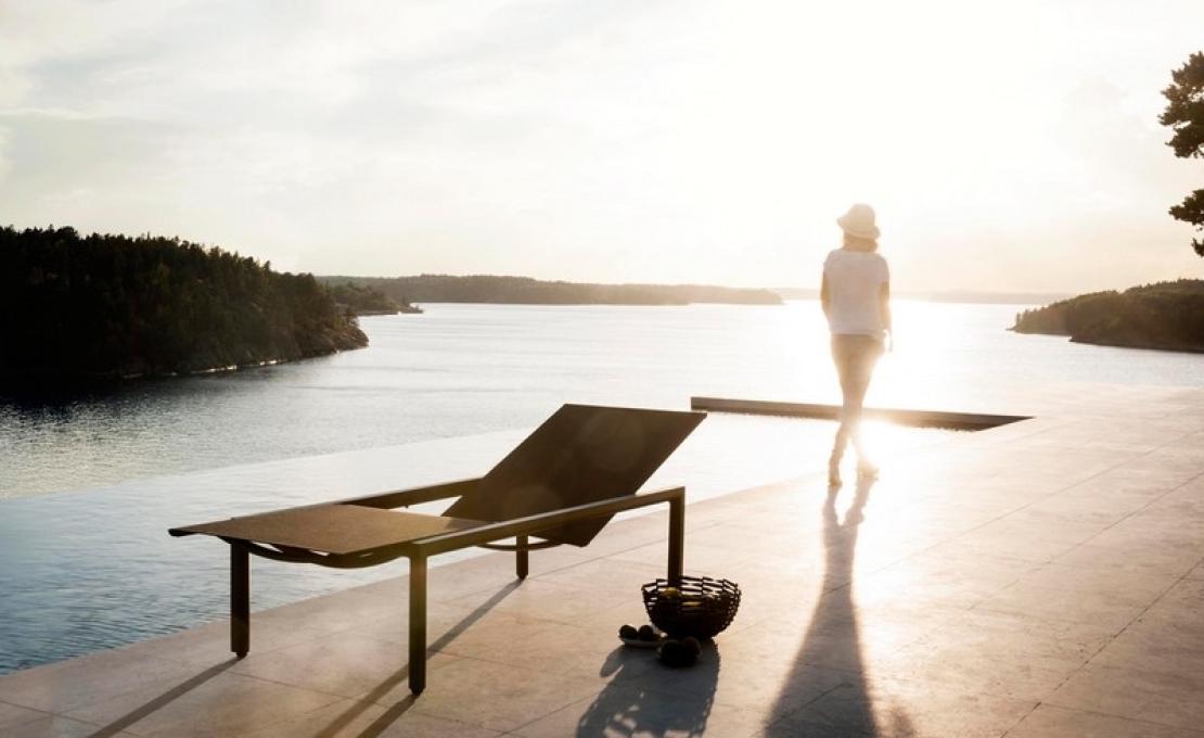 Шезлонг уличныйот фабрики Tribù модель 06540/ILLUMSUNLOUNGER