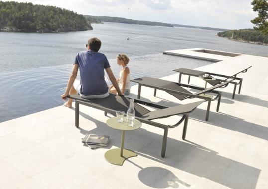 Шезлонг уличныйот фабрики Tribù модель 06540/ILLUMSUNLOUNGER