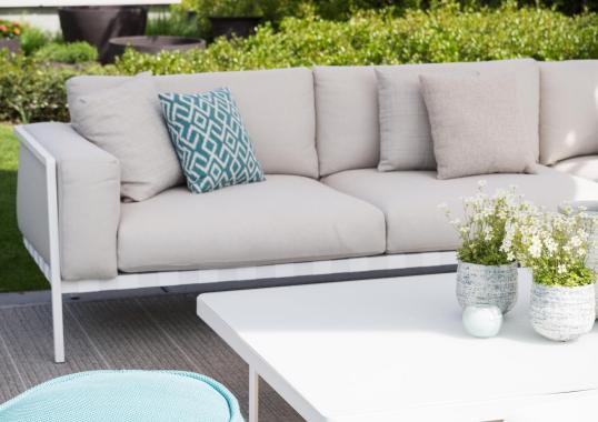 Уличный диван от фабрики Tribù модель NATALALU/SOFA