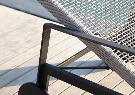 Шезлонг уличныйот фабрики Tribù модель 01940/NODISUNLOUNGER