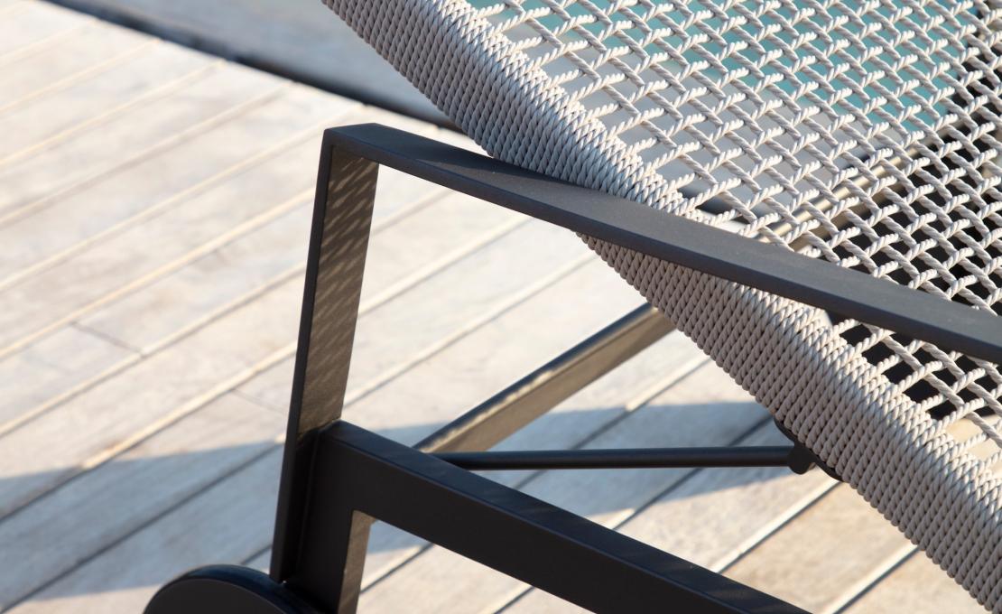 Шезлонг уличныйот фабрики Tribù модель 01940/NODISUNLOUNGER