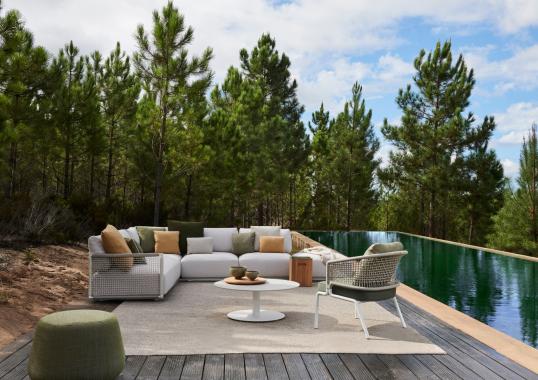 Уличный диван от фабрики Tribù модель NODI/MODULARSOFA