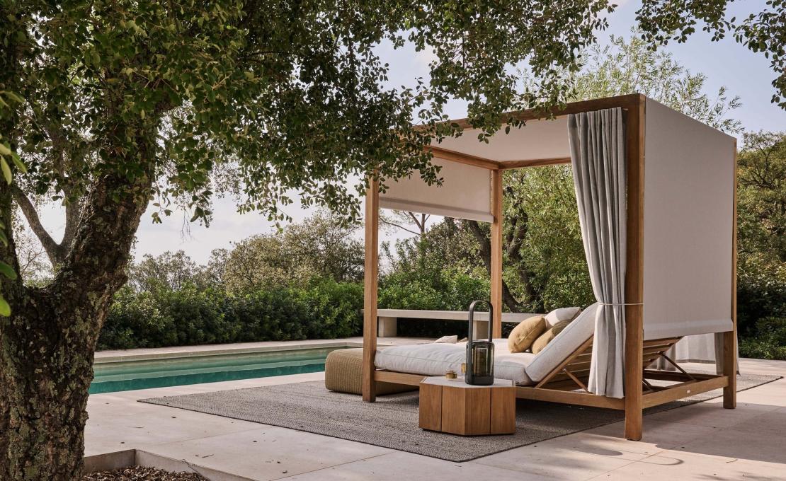 Уличная кушетка от фабрики Tribù модель PURE/DAYBED