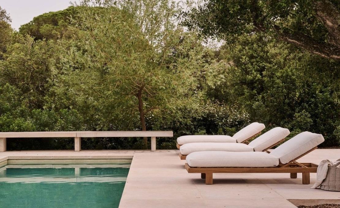 Уличная кушетка от фабрики Tribù модель PURE/SUNLOUNGER