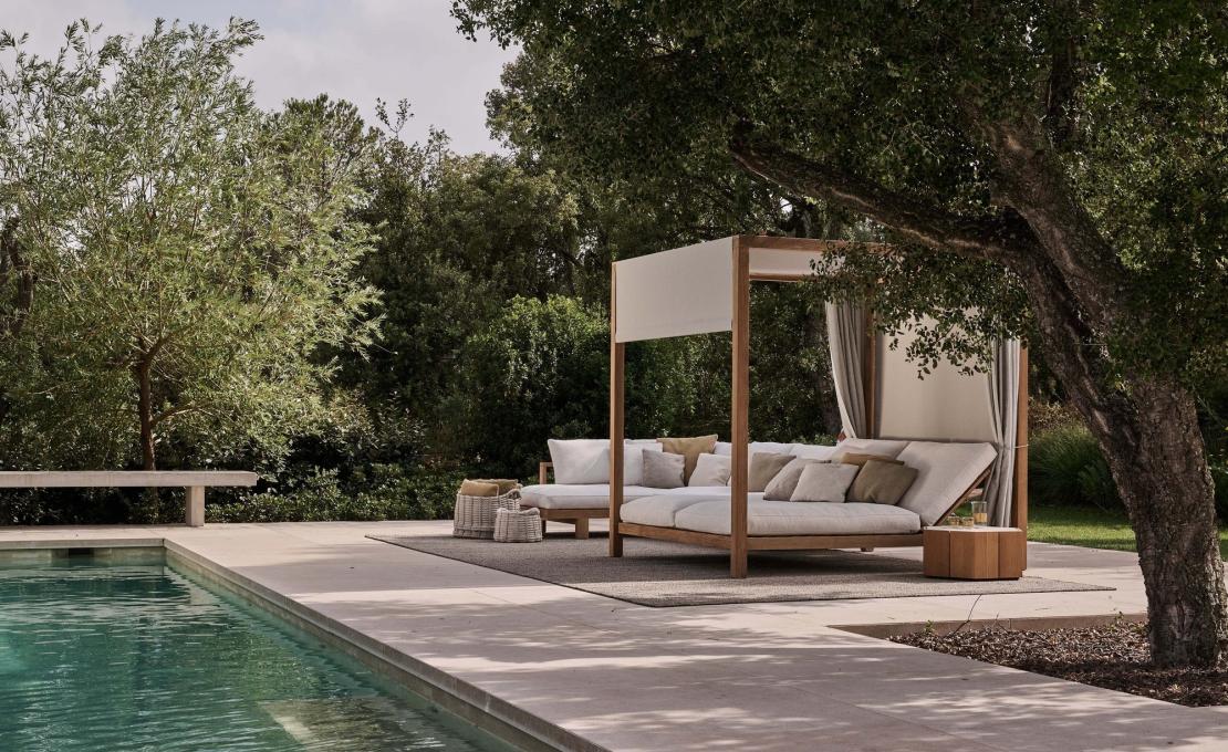 Уличная кушетка от фабрики Tribù модель PURE/DAYBED