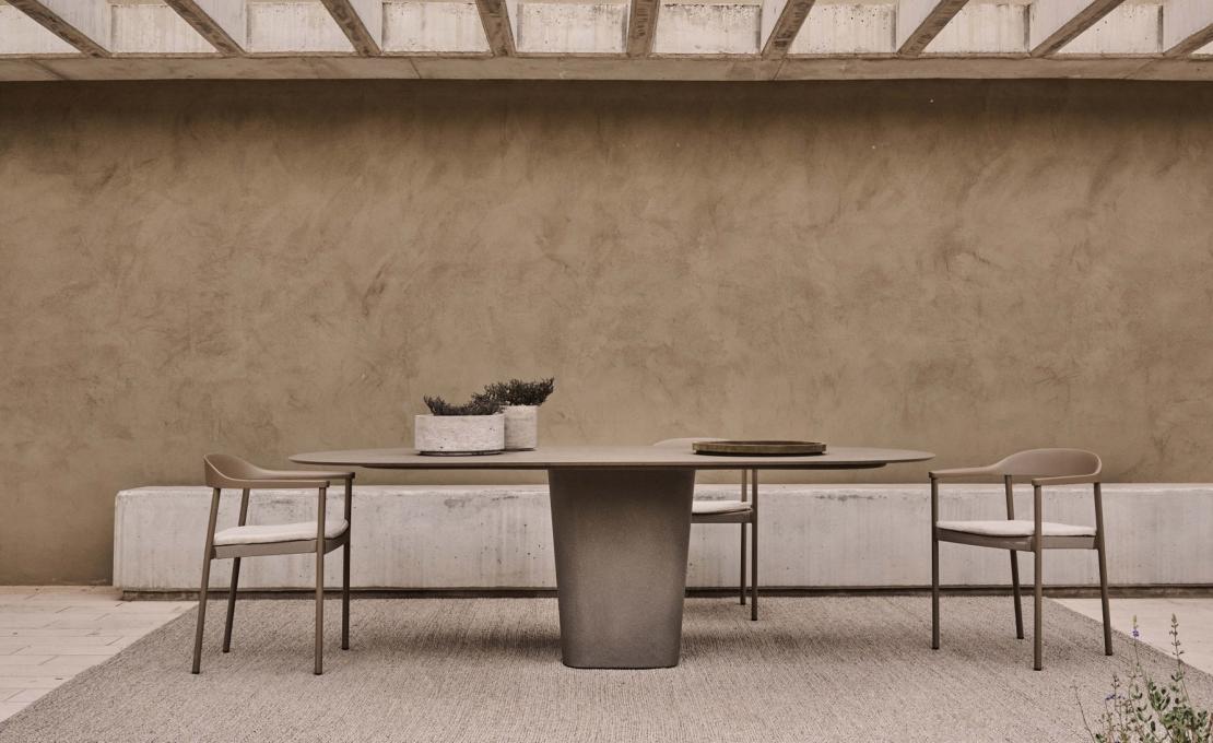 Уличный стол от фабрики Tribù модель TAO OVAL/TABLE