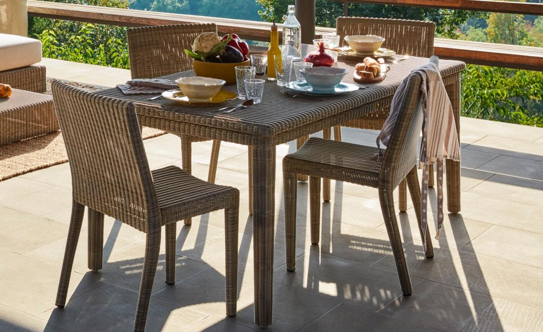 Уличный стол от фабрики Unopiù модель TAG-Agorà Table
