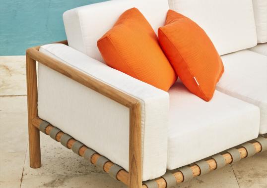 Уличный диван от фабрики Unopiù модель PEVDI-Pevero Sofa